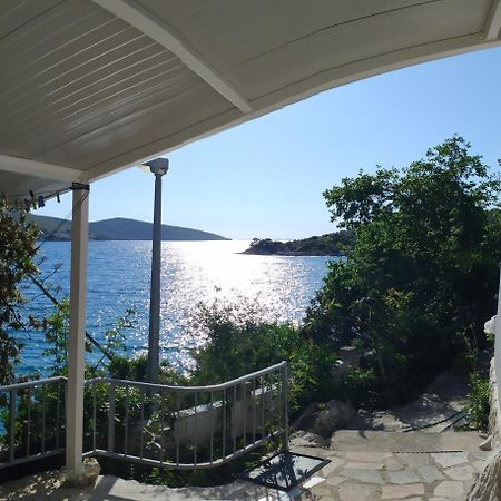 Direkt Na Moru - Bungalov Apartment Sibenik Exterior photo