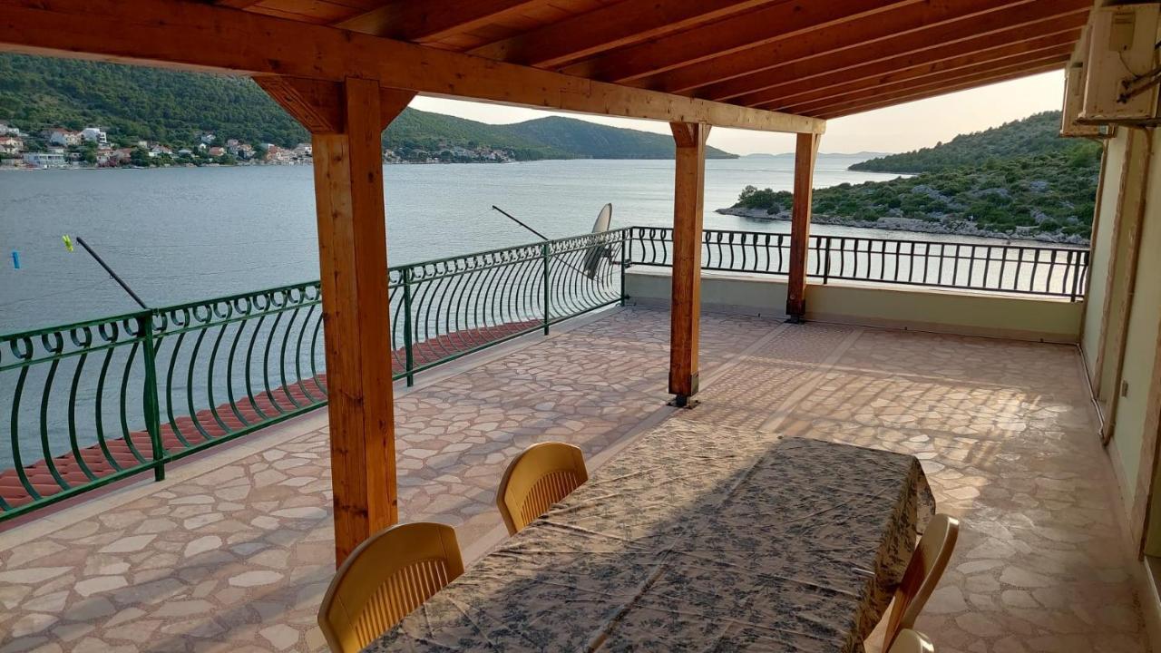 Direkt Na Moru - Bungalov Apartment Sibenik Exterior photo