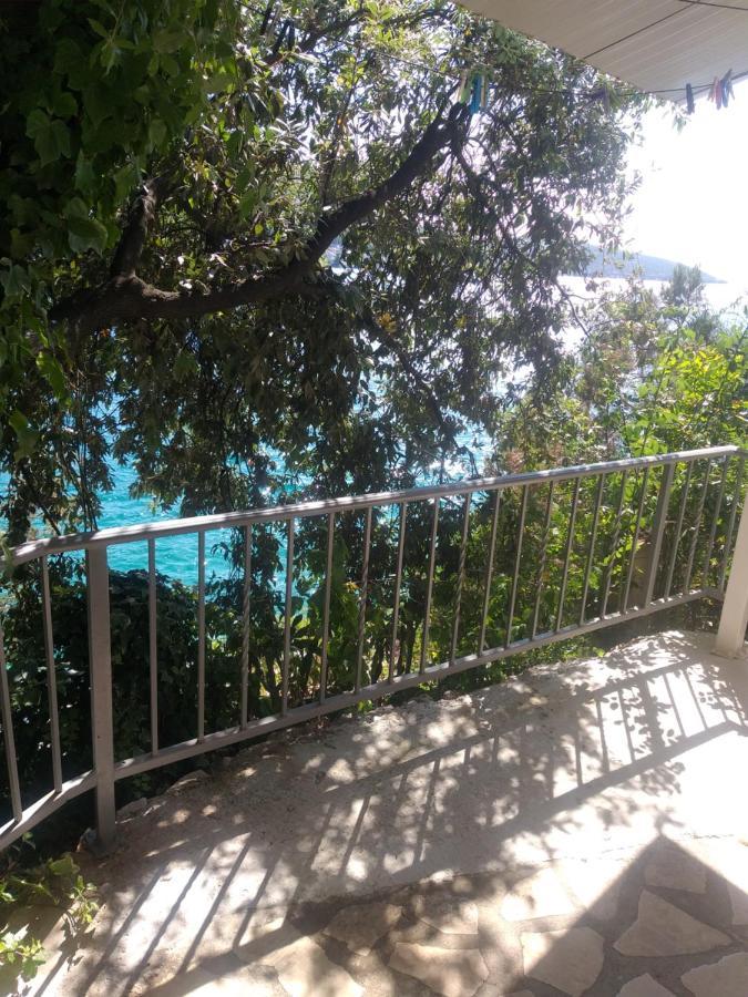 Direkt Na Moru - Bungalov Apartment Sibenik Exterior photo