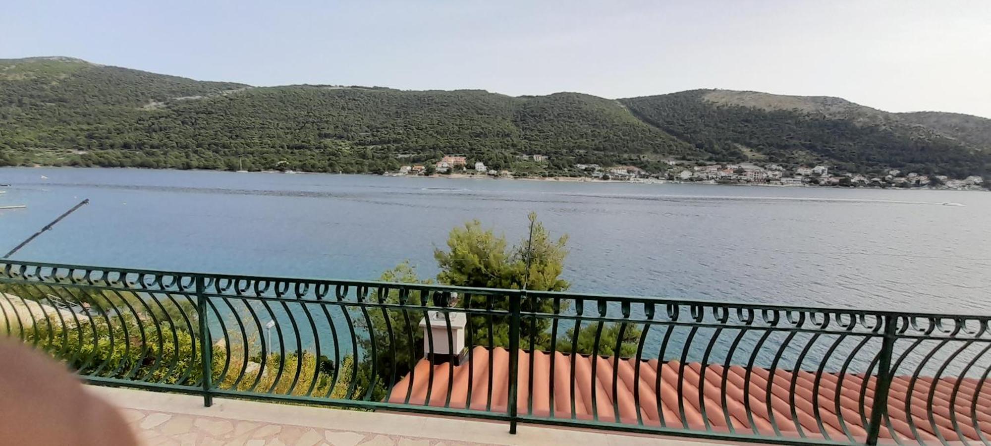 Direkt Na Moru - Bungalov Apartment Sibenik Exterior photo